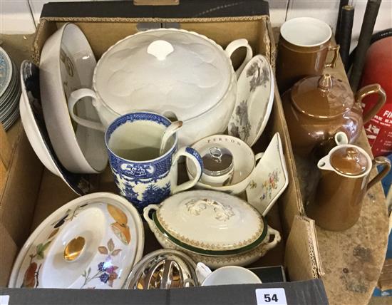 Mixed ceramics including Worcester Evesham etc